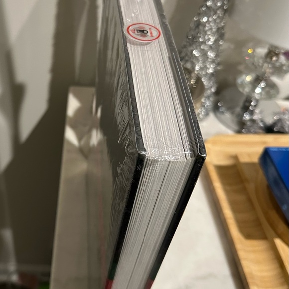 NEW The Making of Gucci Hardcover Book 🎁gift with $75 or more designer purchases - Picture 5 of 9